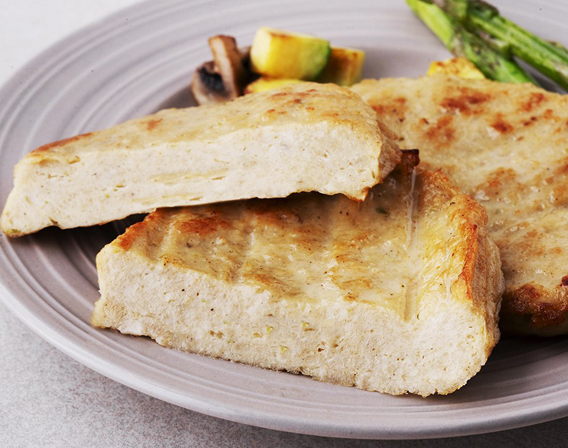 오븐에 구운 닭가슴살 스테이크